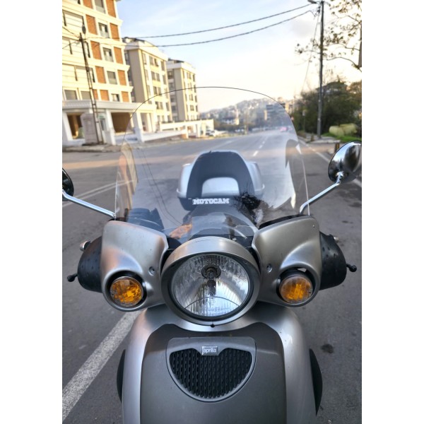 Aprilia Scarabeo 200 Siperlik Ön Cam 45cm 2002 2007 Model Şeffaf Renkli 4mm Aprilia Scarabeo 200 Siperlik Ön Cam 45cm 2002 2007 Model Şeffaf Renkli 4mm