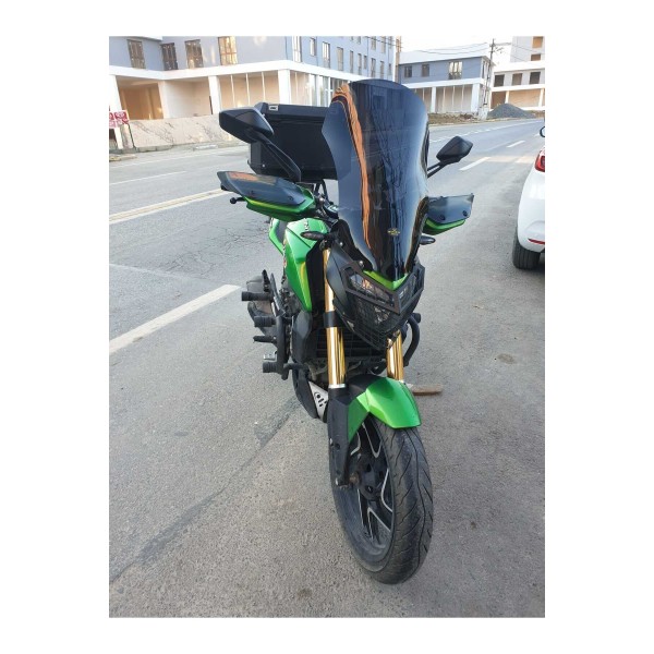 Bajaj Dominar 250 Siperlik Ön Cam 2017 2025 Model 58cm Siyah Renkli 4mm ORTA BOYLU CAM Bajaj Dominar 250 Siperlik Ön Cam 2017 2025 Model 58cm Siyah Renkli 4mm ORTA BOYLU CAM