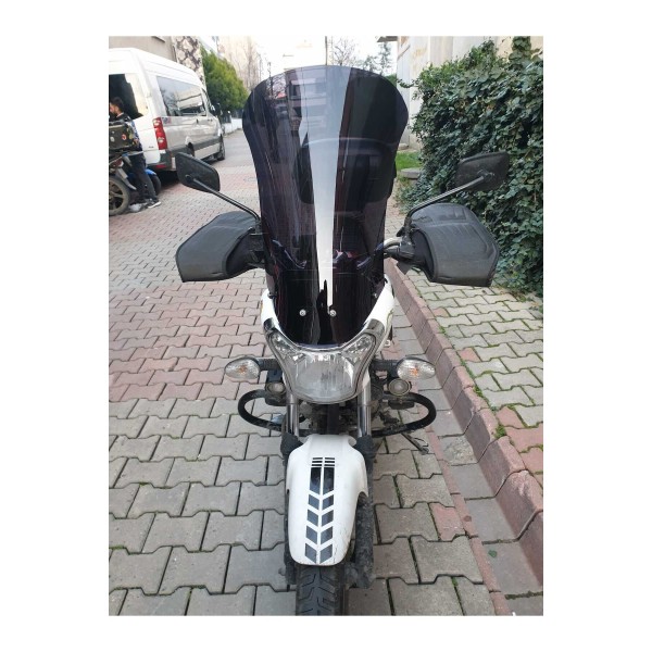 Bajaj V15 Siperlik Ön Cam 2017 2018 Model 57cm Siyah Renkli 4mm Bajaj V15 Siperlik Ön Cam 2017 2018 Model 57cm Siyah Renkli 4mm