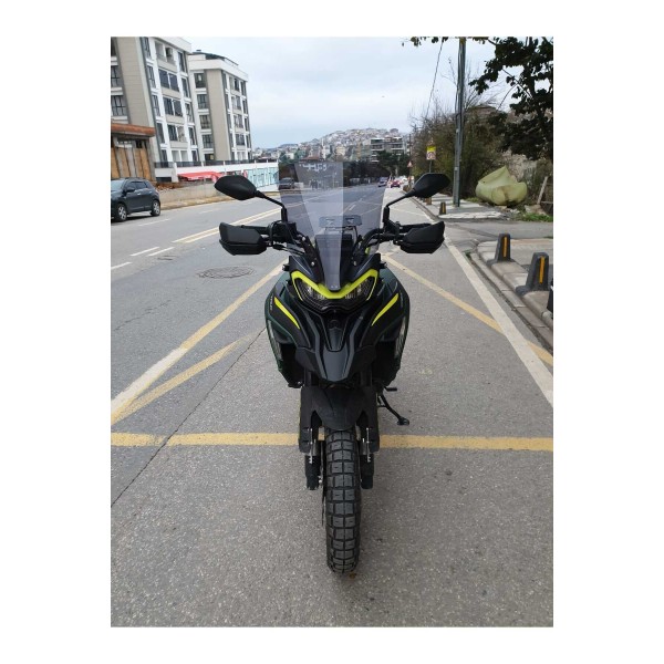 Benelli TRK 702 X Siperlik Ön Cam 2025 Model 51cm Füme Renkli 4mm 4mm 1. TASARIM Benelli TRK 702 X Siperlik Ön Cam 2025 Model 51cm Füme Renkli 4mm 4mm 1. TASARIM