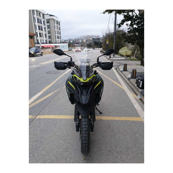 Benelli TRK 702 X Siperlik Ön Cam 2025 Model 51cm Şeffaf Renkli 4mm 1. TASARIM Benelli TRK 702 X Siperlik Ön Cam 2025 Model 51cm Şeffaf Renkli 4mm 1. TASARIM