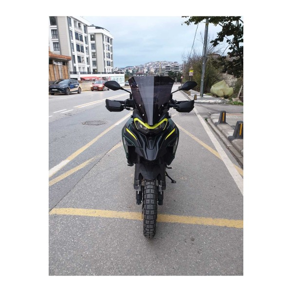 Benelli TRK 702 X Siperlik Ön Cam 2025 Model 51cm Siyah Renkli 4mm 1. TASARIM Benelli TRK 702 X Siperlik Ön Cam 2025 Model 51cm Siyah Renkli 4mm 1. TASARIM