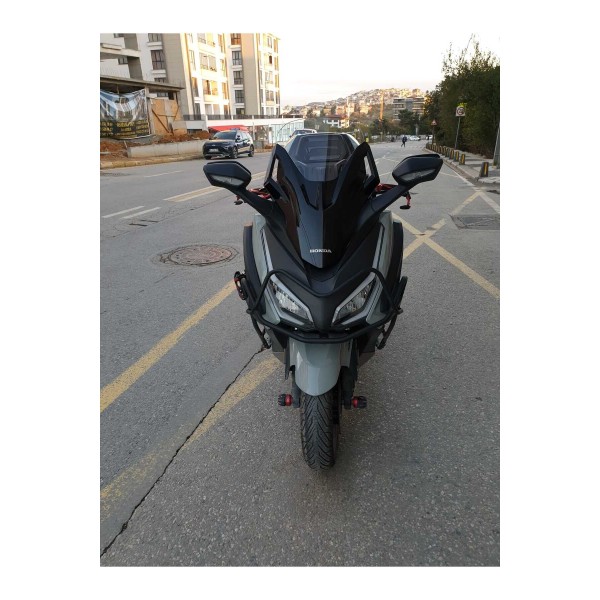 Honda Forza 250 Siperlik Ön Cam 2021 2025 Model 47cm Şeffaf Renkli 4mm ORİJİNAL BOYLU Honda Forza 250 Siperlik Ön Cam 2021 2025 Model 47cm Şeffaf Renkli 4mm ORİJİNAL BOYLU
