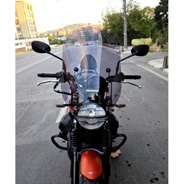 Moto Guzzi V7 Stone Siperlik Ön Cam 2021 2023 Model 53cm Füme Renkli 4mm APARATSIZDIR Moto Guzzi V7 Stone Siperlik Ön Cam 2021 2023 Model 53cm Füme Renkli 4mm APARATSIZDIR