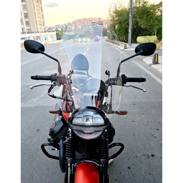 Moto Guzzi V7 Stone Siperlik Ön Cam 2021 2023 Model 53cm Şeffaf Renkli 4mm APARATSIZDIR Moto Guzzi V7 Stone Siperlik Ön Cam 2021 2023 Model 53cm Şeffaf Renkli 4mm APARATSIZDIR