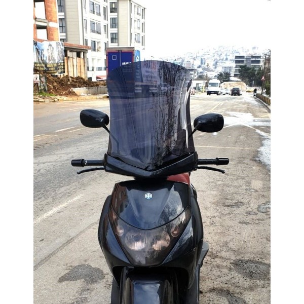 Piaggio Beverly 250 Siperlik Ön Cam 2005 2007 Model 53cm Siyah Renkli 4mm UZUN CAM Piaggio Beverly 250 Siperlik Ön Cam 2005 2007 Model 53cm Siyah Renkli 4mm UZUN CAM