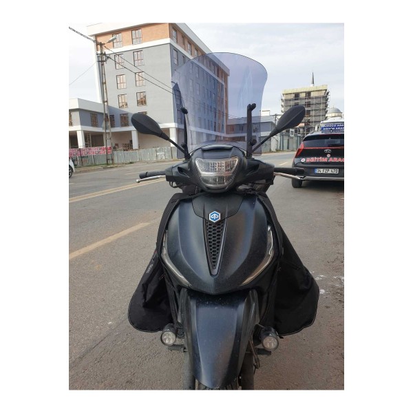 Piaggio Beverlys 400 Siperlik Ön Cam 2021 2025 Model 44cm Füme Renkli 4mm Piaggio Beverlys 400 Siperlik Ön Cam 2021 2025 Model 44cm Füme Renkli 4mm
