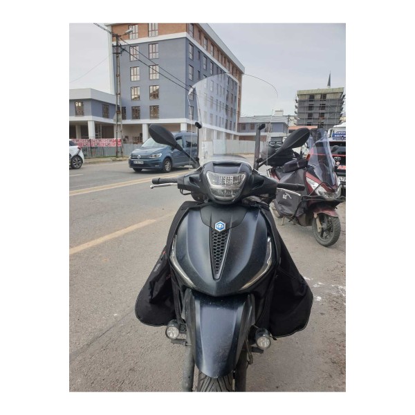 Piaggio Beverlys 400 Siperlik Ön Cam 2021 2025 Model 44cm Şeffaf Renkli 4mm Piaggio Beverlys 400 Siperlik Ön Cam 2021 2025 Model 44cm Şeffaf Renkli 4mm