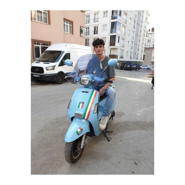 Rks Bitter Siperlik Ön Cam 2022 2025 Model 43Cm Füme Renkli 4Mm Elcikli Aparatsizdir