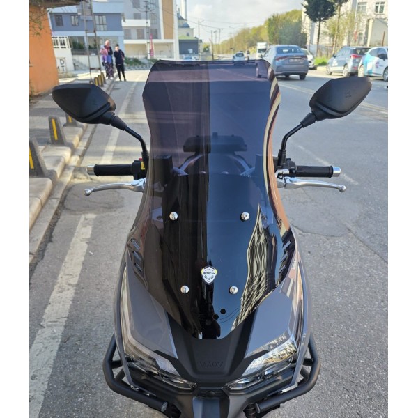 RKS Freccia 150 Siperlik Ön Cam 2022 2025 Model 55cm Siyah Renkli 4mm KISA SPOR CAM