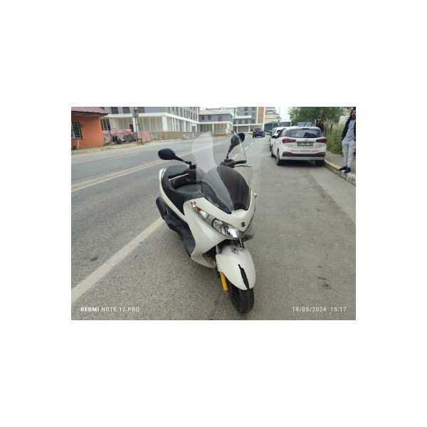 Suzuki Burgman UH 200 Siperlik Ön Cam 2006 2013 Model 61cm Şeffaf Renkli 4mm ORTA BOYLU CAM