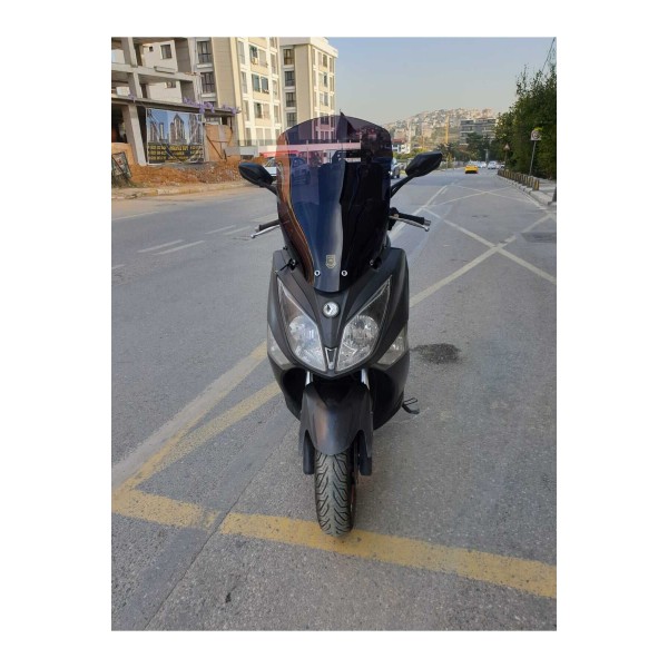 SYM Joymax 250 İ Ön Cam 2013 2016 Model 65cm Siyah Renkli 4mm ORTA BOYLU İADESİ YOKTUR