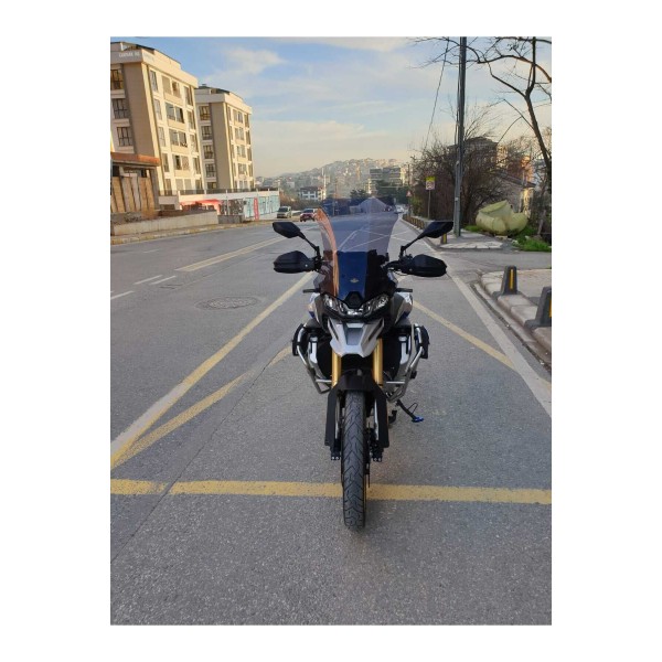 Voge DS 900 X Siperlik Ön Cam 2025 Model 53cm Füme Renkli 4mm