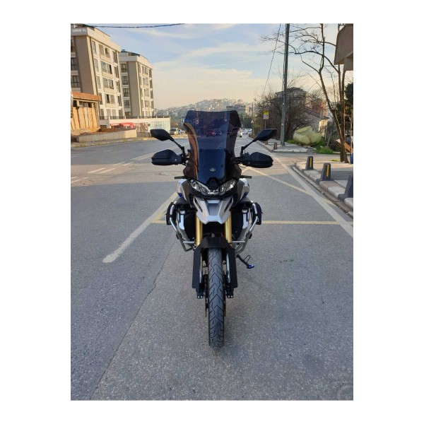 Voge DS 900 X Siperlik Ön Cam 2025 Model 53cm Siyah Renkli 4mm