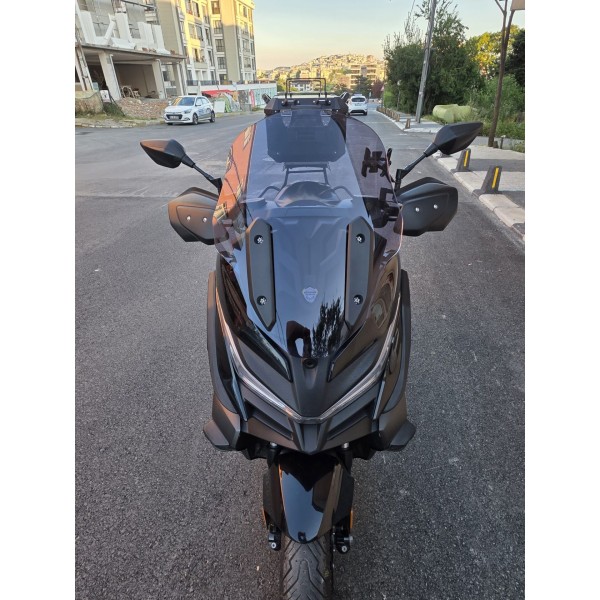 Voge SR4 Siperlik Ön Cam 2022 2025 Model 54cm Füme Renkli 4mm ORİJİNAL BOYLU