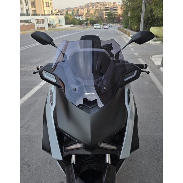 Yamaha Xmax Techmax Siperlik Ön Cam 2025 Model 39cm Füme Renkli 4mm Asansörlü