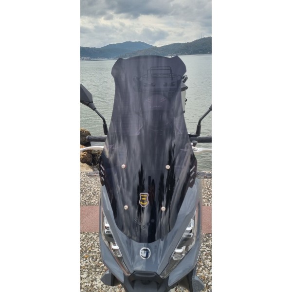 Yuki Xway 125 Siperlik Ön Cam 2023 2025 Model 75cm Siyah Renkli 4mm UZUN CAM Yuki Xway 125 Siperlik Ön Cam 2023 2025 Model 75cm Siyah Renkli 4mm UZUN CAM