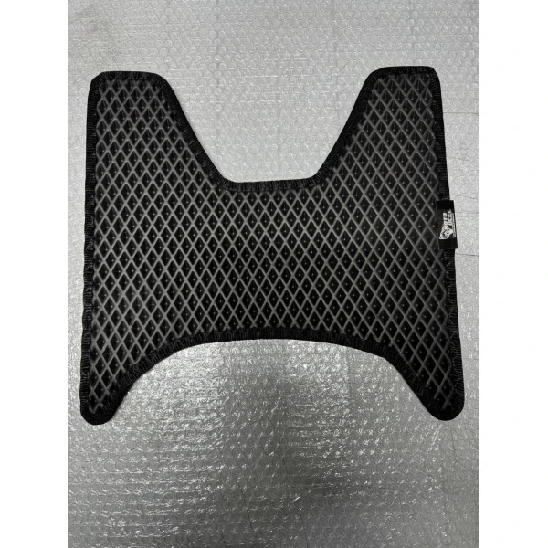 Honda Dio Paspas (Siyah Zemin Siyah Kenarlı)