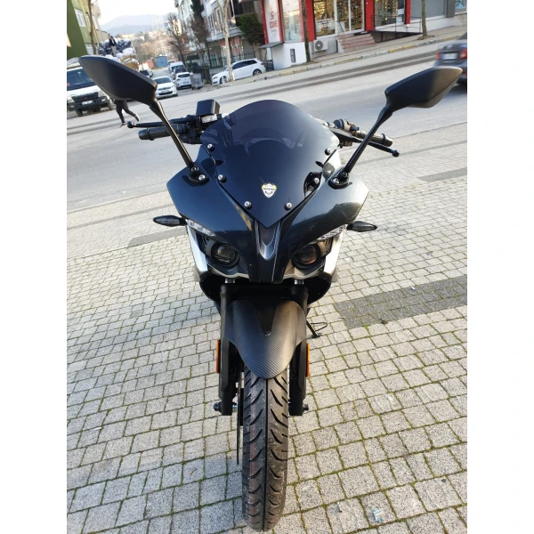 Bajaj Pulsar Rs 200 Siperlik Ön Cam 2015 2025 Model 33Cm Siyah Renkli 4Mm Kisa Spor Cam Bajaj Pulsar Rs 200 Siperlik Ön Cam 2015 2025 Model 33Cm Siyah Renkli 4Mm Kisa Spor Cam