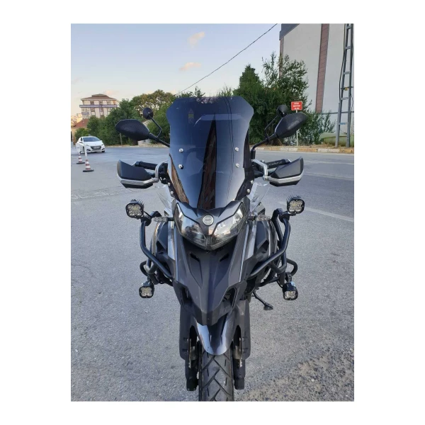 Benelli Trk 502 X Siperlik Ön Cam 2017 2025 Model 54Cm Siyah Renkli 4Mm Uzun Cam