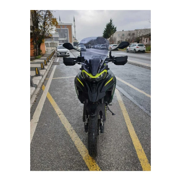 Benelli Trk 702 X Siperlik Ön Cam 2025 Model 51Cm Füme Renkli 4Mm 2. Tasarim