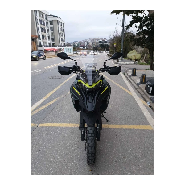 Benelli Trk 702 X Siperlik Ön Cam 2025 Model 51Cm Şeffaf Renkli 4Mm 1. Tasarim