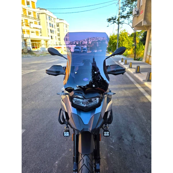 Bmw F750 Gs Siperlik Ön Cam 2018 2023 Model 57Cm Siyah Renkli 4Mm Uzun Cam Bmw F750 Gs Siperlik Ön Cam 2018 2023 Model 57Cm Siyah Renkli 4Mm Uzun Cam