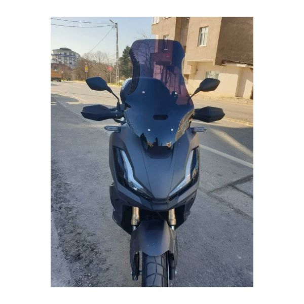 Honda Adv 350 Siperlik Ön Cam 2023 2025 Model 60Cm Siyah Renkli 4Mm Orta Boylu Cam
