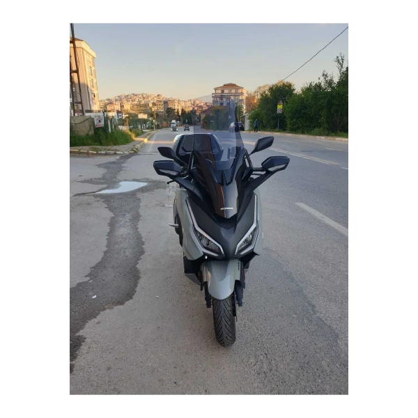 Honda Forza 250 Siperlik Ön Cam 2021 2025 Model 60Cm Füme Renkli 4Mm Uzun Cam Honda Forza 250 Siperlik Ön Cam 2021 2025 Model 60Cm Füme Renkli 4Mm Uzun Cam