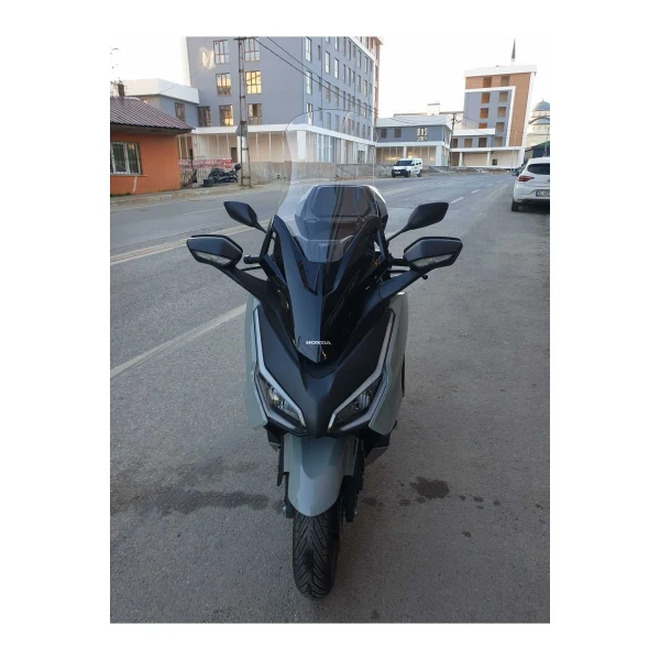 Honda Forza 250 Siperlik Ön Cam 2021 2025 Model 60Cm Şeffaf Renkli 4Mm Uzun Cam Honda Forza 250 Siperlik Ön Cam 2021 2025 Model 60Cm Şeffaf Renkli 4Mm Uzun Cam