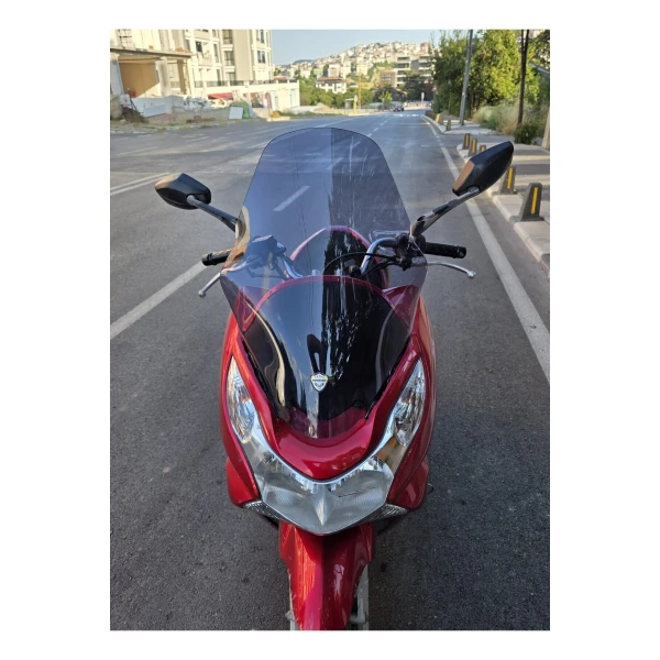 Honda Pcx Siperlik Ön Cam 2011 2013 Model 59Cm Füme Renkli Orta Boylu Cam Honda Pcx Siperlik Ön Cam 2011 2013 Model 59Cm Füme Renkli Orta Boylu Cam