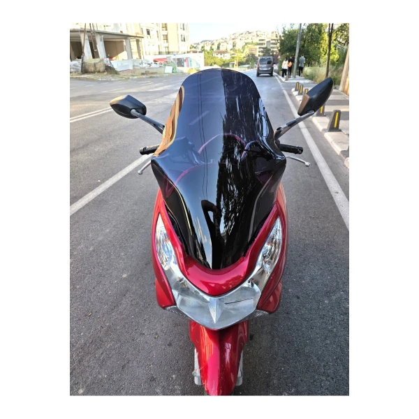 Honda Pcx Siperlik Ön Cam 2011 2013 Model 59Cm Siyah Renkli Orta Boylu Cam Honda Pcx Siperlik Ön Cam 2011 2013 Model 59Cm Siyah Renkli Orta Boylu Cam