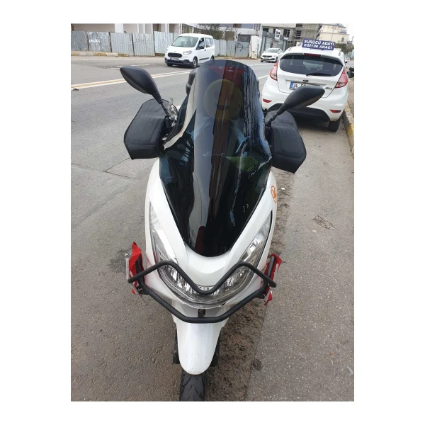 Honda Pcx Siperlik Ön Cam 2014 2017 Model 65Cm Siyah Renkli 4Mm Orta Boylu Cam Honda Pcx Siperlik Ön Cam 2014 2017 Model 65Cm Siyah Renkli 4Mm Orta Boylu Cam