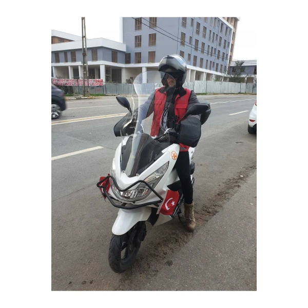 Honda Pcx Siperlik Ön Cam 2014 2017 Model 83Cm Şeffaf Renkli 4Mm Uzun Cam Honda Pcx Siperlik Ön Cam 2014 2017 Model 83Cm Şeffaf Renkli 4Mm Uzun Cam