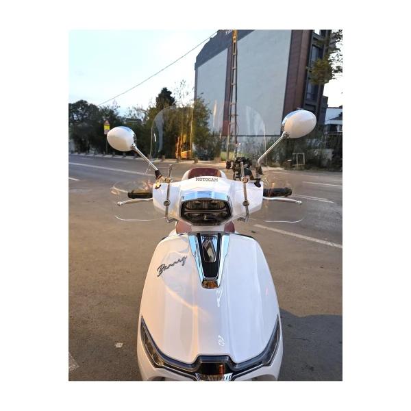 Küba Bannry Siperlik Ön Cam 2024 2025 Model 39Cm Şeffaf Renkli 4Mm Elci̇kli̇ Aparatsizdir