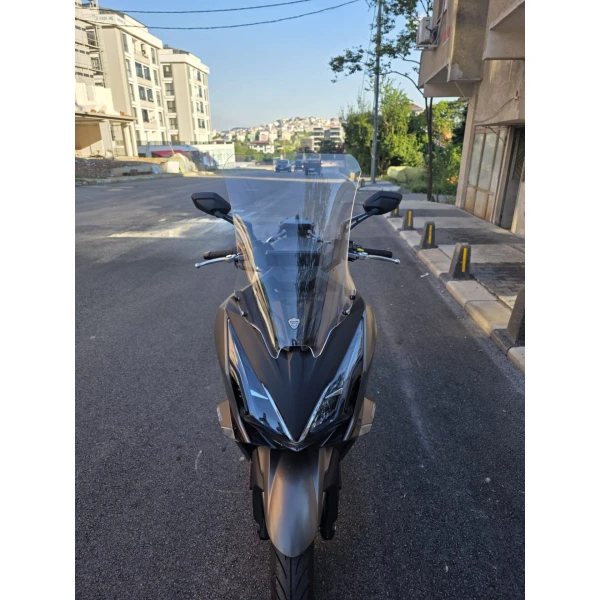 Kymco Downtown Gt 350 Siperlik Ön Cam 2025 Model 62Cm Şeffaf Renkli 4Mm Kymco Downtown Gt 350 Siperlik Ön Cam 2025 Model 62Cm Şeffaf Renkli 4Mm