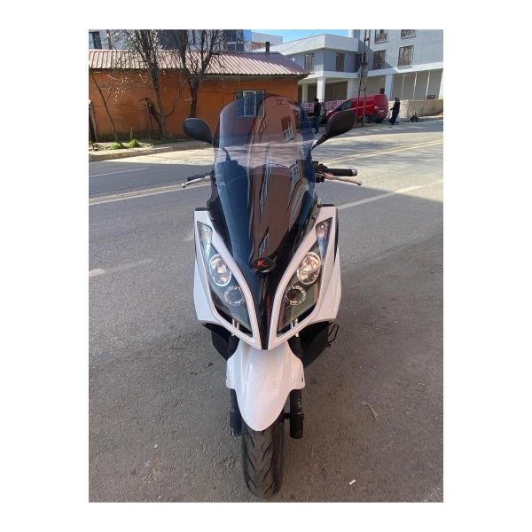 Kymco Downtown Siperlik Ön Cam 2009 2017 Model 67Cm Füme Renkli 4Mm Kymco Downtown Siperlik Ön Cam 2009 2017 Model 67Cm Füme Renkli 4Mm