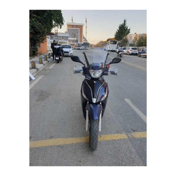 Kymco People S 200 Siperlik Ön Cam 2020 2025 Model 38Cm Şeffaf Renkli 4Mm Kisa Spor Cam Kymco People S 200 Siperlik Ön Cam 2020 2025 Model 38Cm Şeffaf Renkli 4Mm Kisa Spor Cam