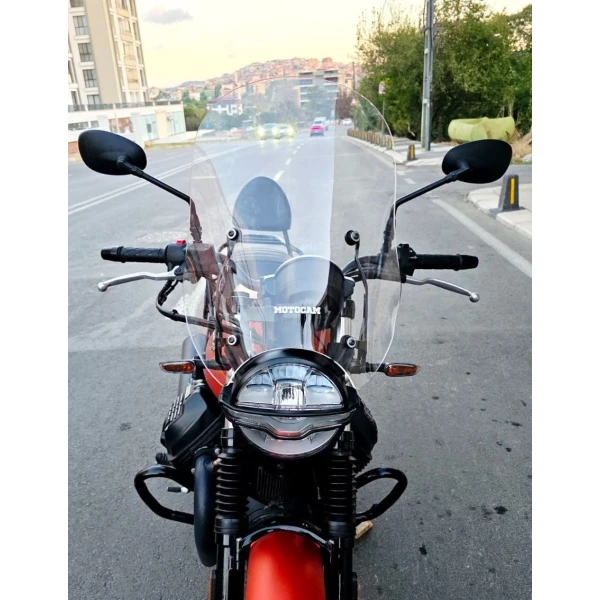 Moto Guzzi V7 Stone Siperlik Ön Cam 2021 2023 Model 53Cm Şeffaf Renkli 4Mm Aparatsizdir Moto Guzzi V7 Stone Siperlik Ön Cam 2021 2023 Model 53Cm Şeffaf Renkli 4Mm Aparatsizdir