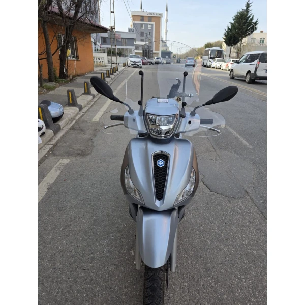 Piaggio Medley S 150 Ön Cam 2021 2025 Model 56Cm Şeffaf Renkli Elcikli Aparatsizdir Piaggio Medley S 150 Ön Cam 2021 2025 Model 56Cm Şeffaf Renkli Elcikli Aparatsizdir