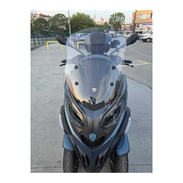 Piaggio Mp3 530 Siperlik Ön Cam 2023 2025 Model 60Cm Şeffaf Renkli 4Mm Orta Boylu Piaggio Mp3 530 Siperlik Ön Cam 2023 2025 Model 60Cm Şeffaf Renkli 4Mm Orta Boylu