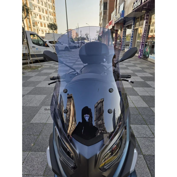 Piaggio Mp3 530 Siperlik Ön Cam 2023 2025 Model 72Cm Füme Renkli 4Mm Uzun Cam Piaggio Mp3 530 Siperlik Ön Cam 2023 2025 Model 72Cm Füme Renkli 4Mm Uzun Cam