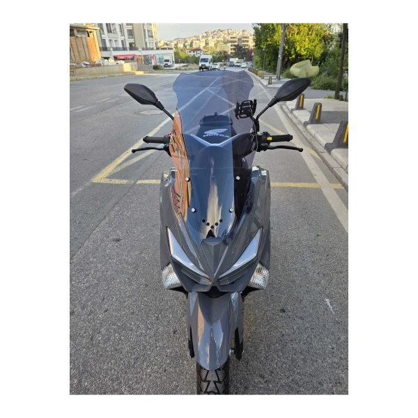 Revolt Rsx4 Siperlik Ön Cam 2022 2025 Model 65Cm Füme Renkli 4Mm Orta Boylu