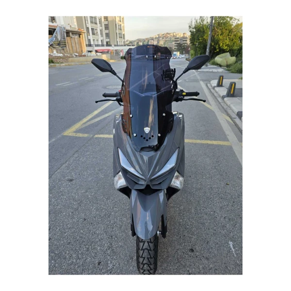 Revolt Rsx4 Siperlik Ön Cam 2022 2025 Model 65Cm Siyah Renkli 4Mm Orta Boylu