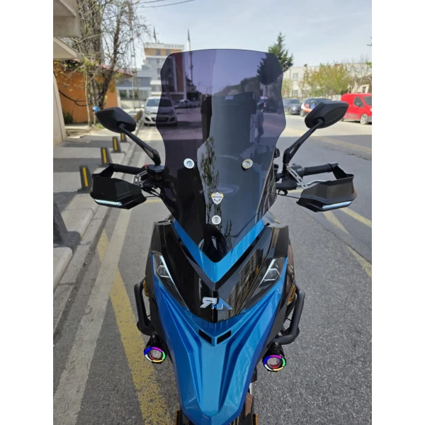 Rkn 530 Adv Siperlik Ön Cam 2021 2025 Model 55Cm Siyah Renkli 4Mm