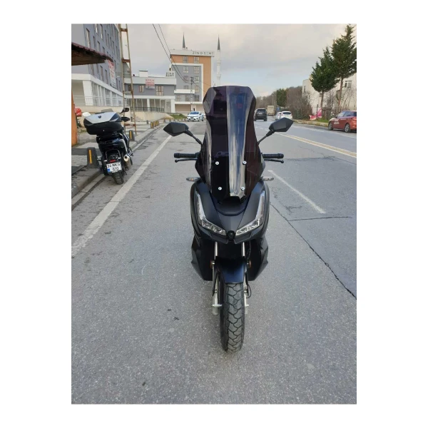 Skyjet Rivero 125 Siperlik Ön Cam 2025 Model 57Cm Siyah Renkli 4Mm Kisa Spor Cam Skyjet Rivero 125 Siperlik Ön Cam 2025 Model 57Cm Siyah Renkli 4Mm Kisa Spor Cam