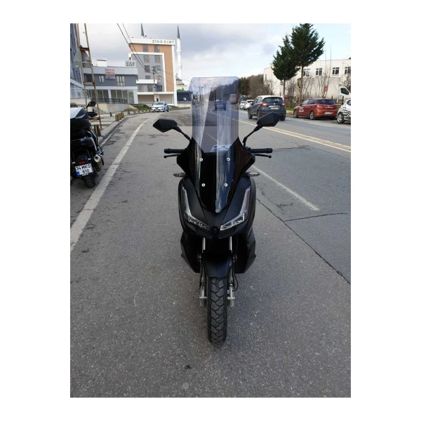 Skyjet Rivero 125 Siperlik Ön Cam 2025 Model 78Cm Füme Renkli 4Mm Uzun Cam Skyjet Rivero 125 Siperlik Ön Cam 2025 Model 78Cm Füme Renkli 4Mm Uzun Cam