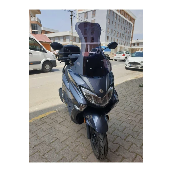 Suzuki Burgman Street Ex 125 Siperlik Ön Cam 2023 2025 Model 62Cm Füme Renkli 4Mm Suzuki Burgman Street Ex 125 Siperlik Ön Cam 2023 2025 Model 62Cm Füme Renkli 4Mm