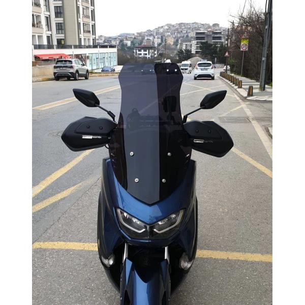 Yamaha Nmax Siperlik Ön Cam 2021 2024 Model 72Cm Siyah Renkli 4Mm Uzun Cam Yamaha Nmax Siperlik Ön Cam 2021 2024 Model 72Cm Siyah Renkli 4Mm Uzun Cam