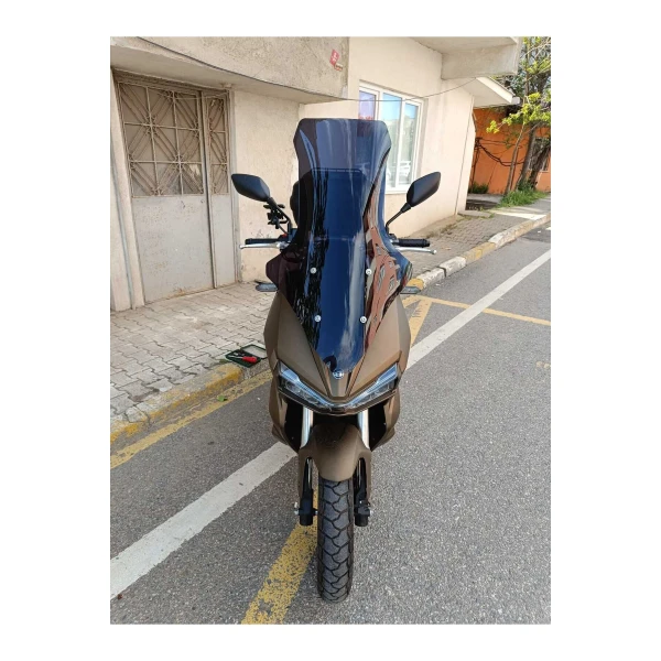 Yuki Adventure 150 Siperlik Ön Cam 2023 2025 Model 78Cm Siyah Renkli 4Mm Uzun Cam Yuki Adventure 150 Siperlik Ön Cam 2023 2025 Model 78Cm Siyah Renkli 4Mm Uzun Cam